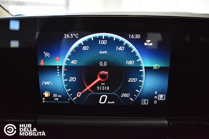 MERCEDES-BENZ GLA 180 d Automatic Business
